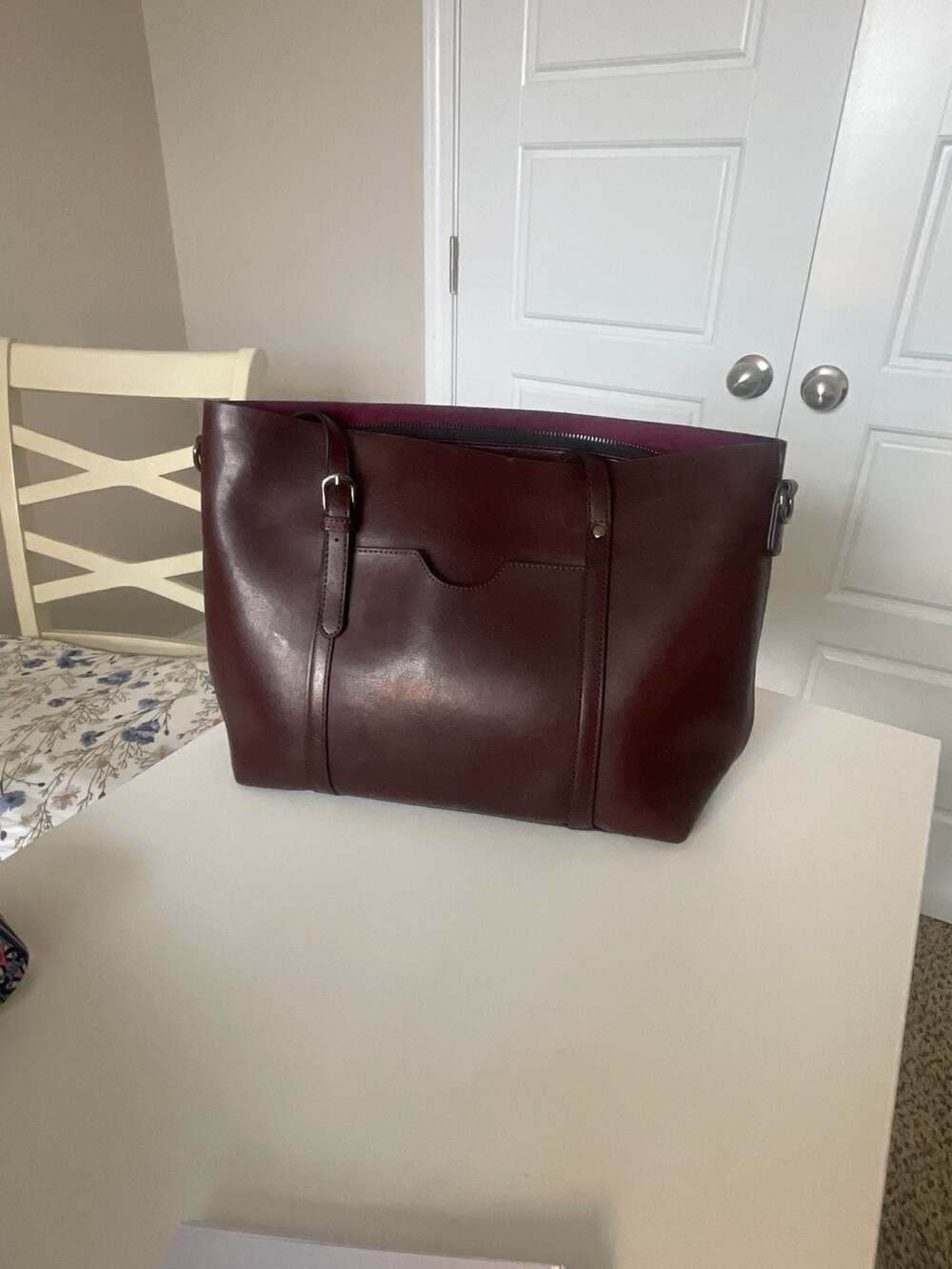 Leather handbag for sale - like new condition